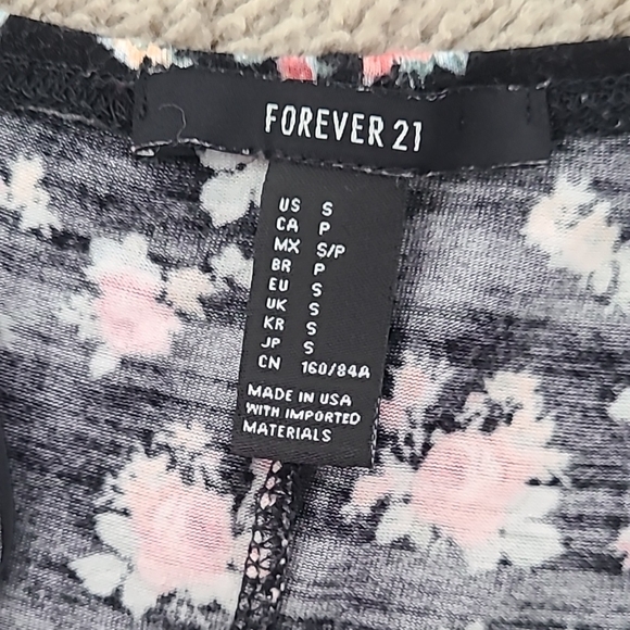 Forever 21 Pink and Black Floral Bodycon Mini Dress - Picture 2 of 13